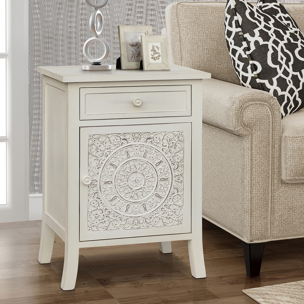 Petaire White End Table - Thumbnail - Image 3