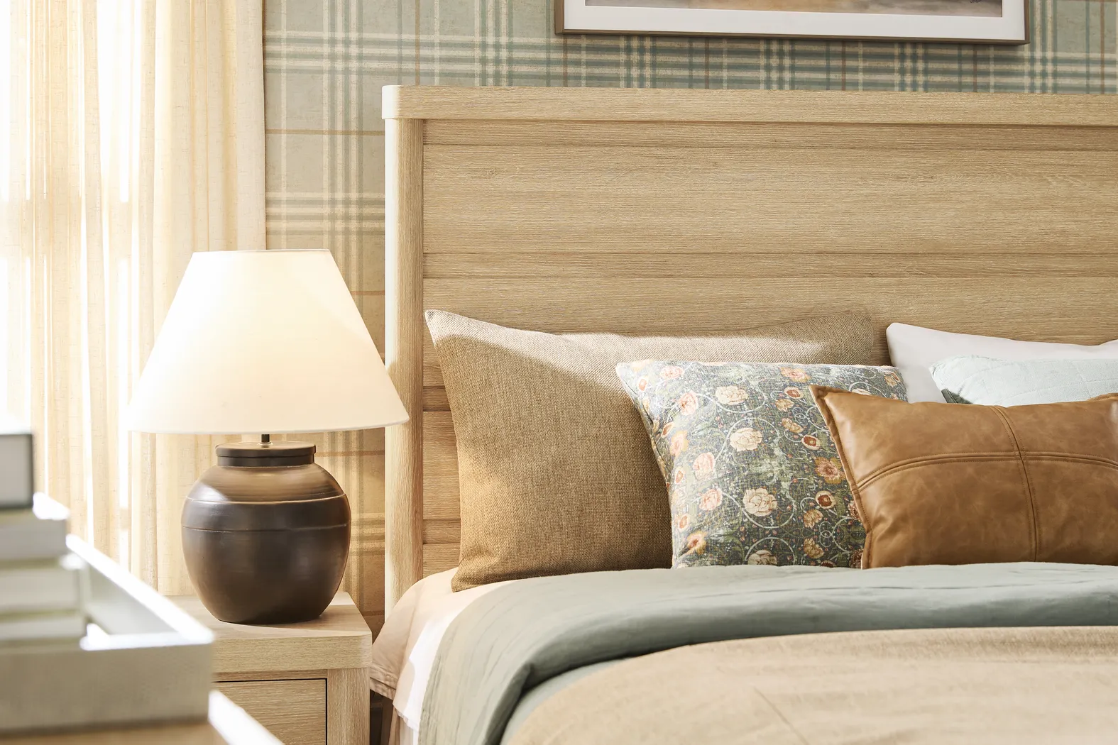 Pinebrook Natural 5 Pc Queen Panel Bedroom - Thumbnail - Image 3