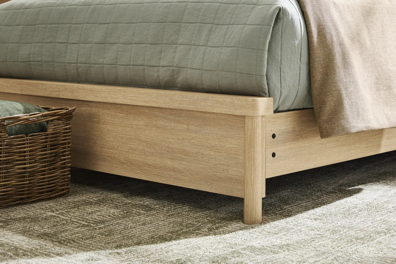Pinebrook Natural 5 Pc Queen Panel Bedroom - Thumbnail - Image 4