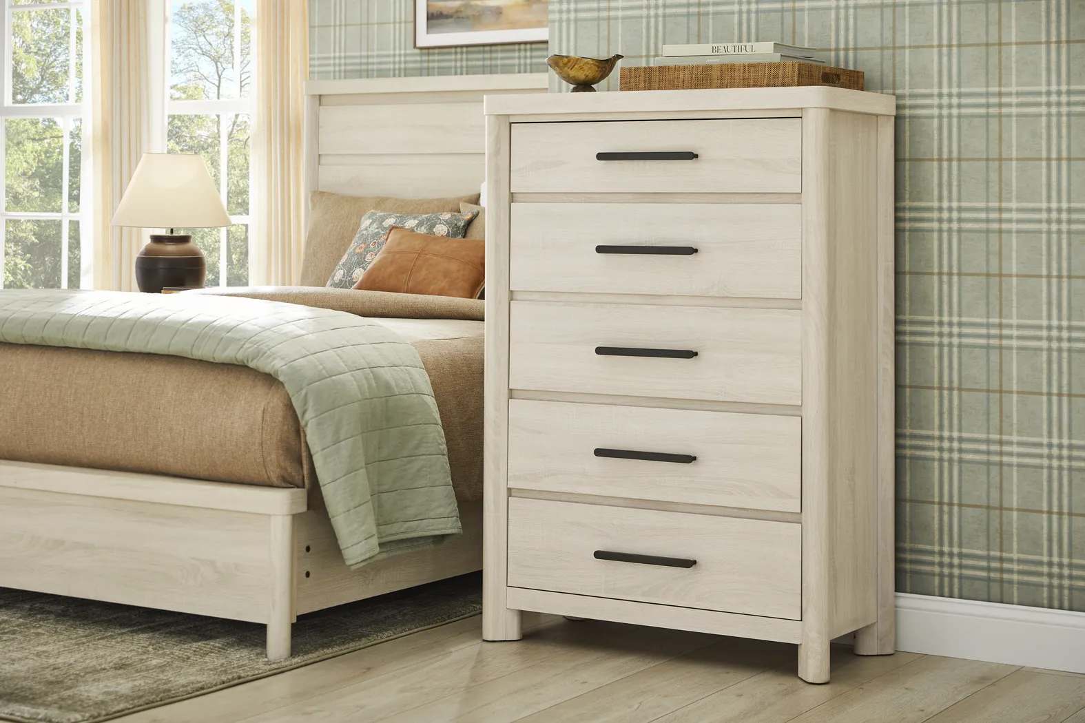 Pinebrook White 5 Pc Queen Panel Bedroom - Thumbnail - Image 6