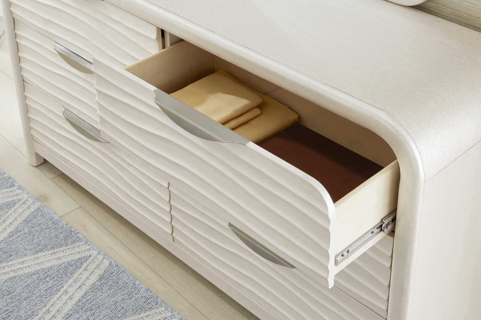 Point Loma White 5 Pc King Panel Bedroom - Thumbnail - Image 5