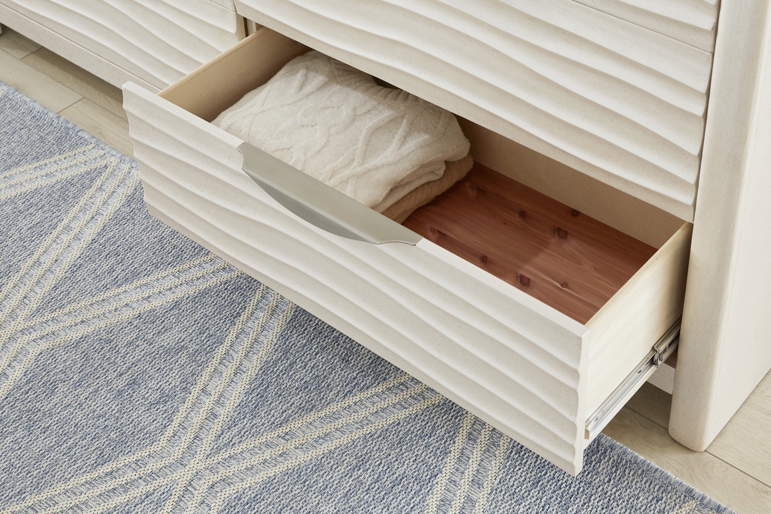 Point Loma White 5 Pc King Panel Bedroom - Thumbnail - Image 6