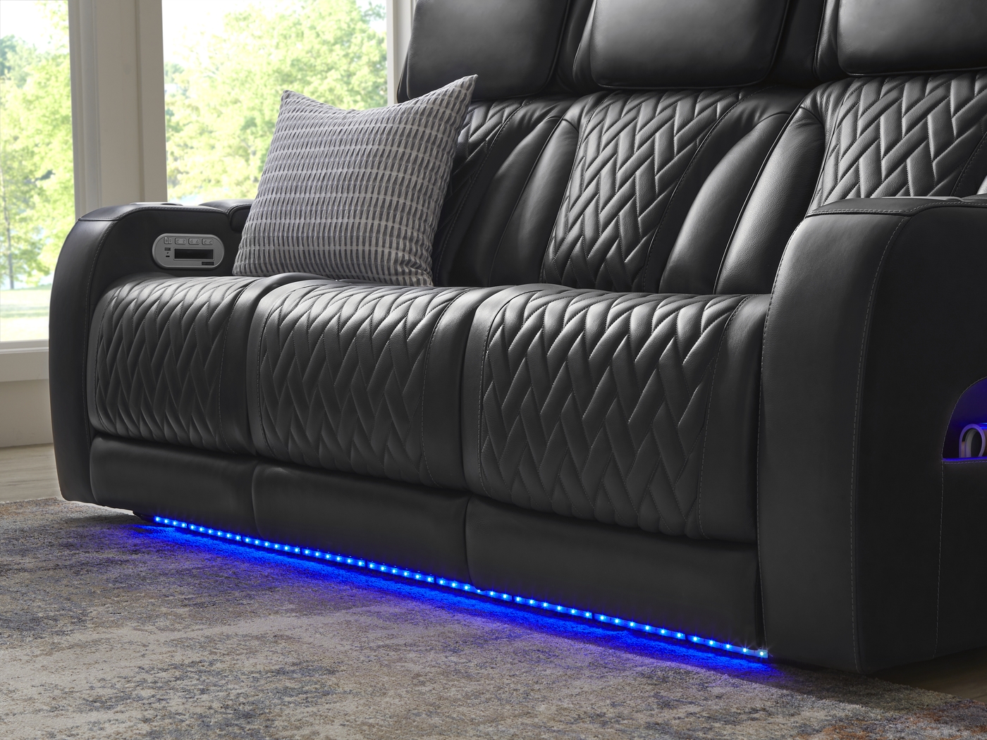 Port Royal Midnight Leather 5 Pc Living Room with Triple Power Reclining Sofa - Thumbnail - Image 6