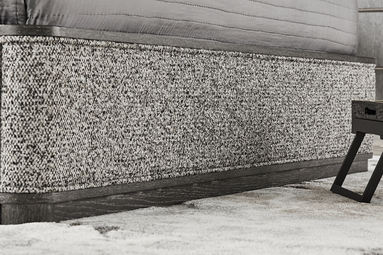 Preston Heights Gray 3 Pc Queen Upholstered Bed - Thumbnail - Image 4