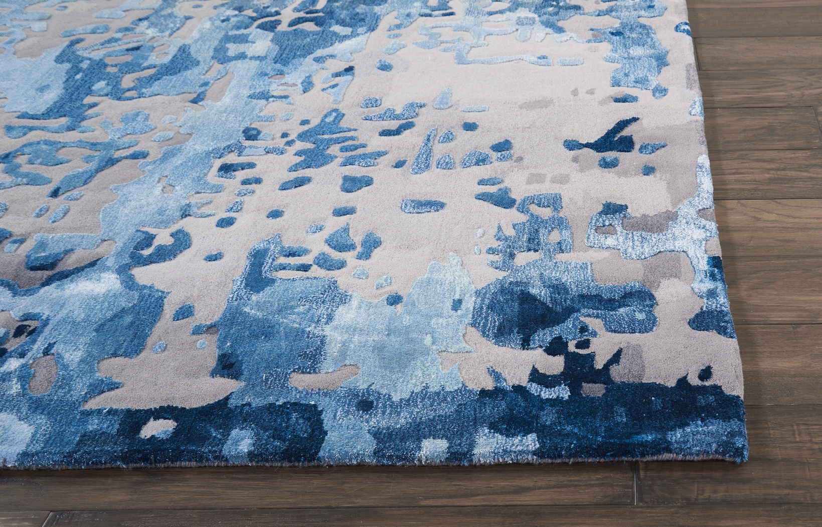 Pruzor Blue/Gray 5'6 x 7'5 Rug - Thumbnail - Image 4