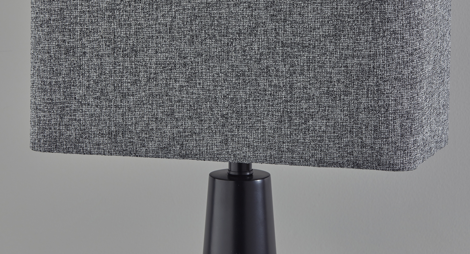 Quaker Lane Black Lamp - Thumbnail - Image 4