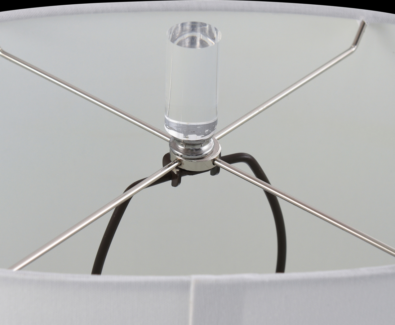 Quarry Cove Silver Lamp - Thumbnail - Image 4