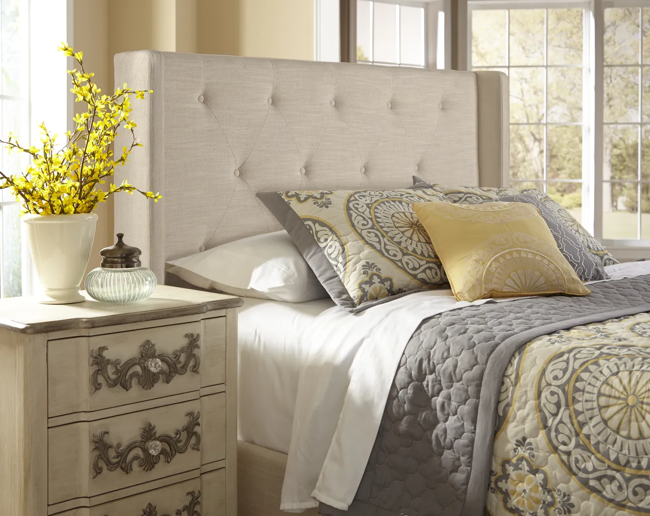 Raenne Cream Queen Upholstered Bed - Thumbnail - Image 2