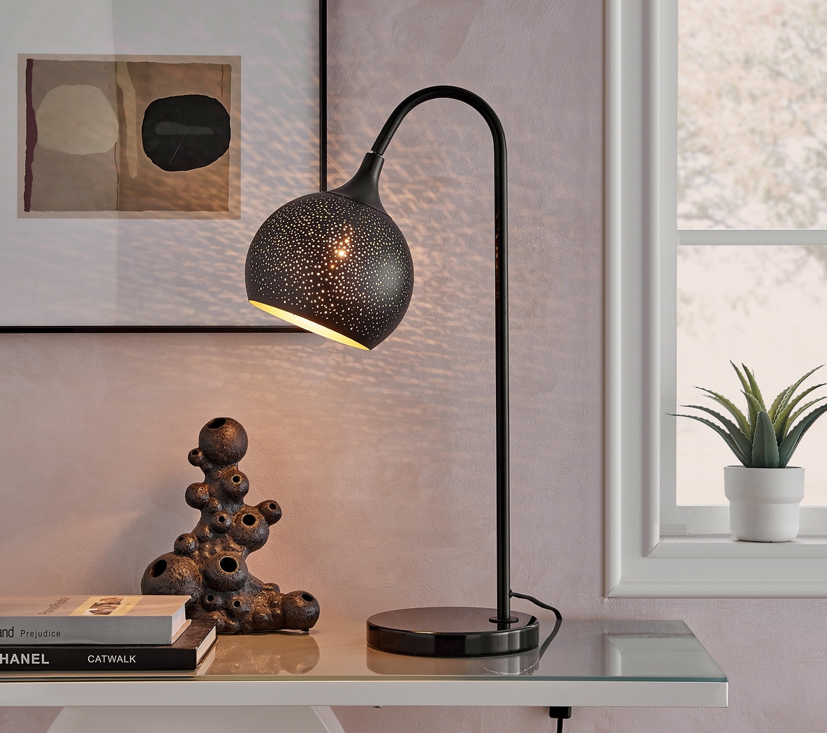Ralkell Land Black Desk Lamp - Thumbnail - Image 2