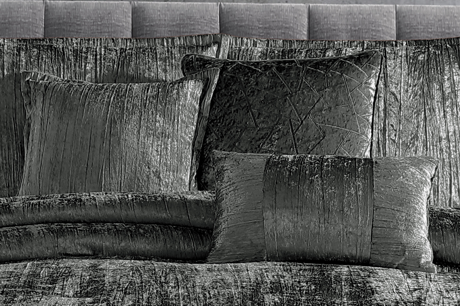 Recine Charcoal 7 Pc Queen Comforter Set - Thumbnail - Image 4