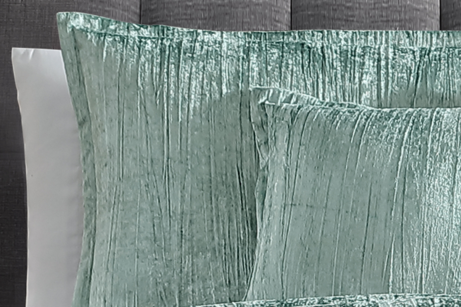 Recine Teal 7 Pc Queen Comforter Set - Thumbnail - Image 3