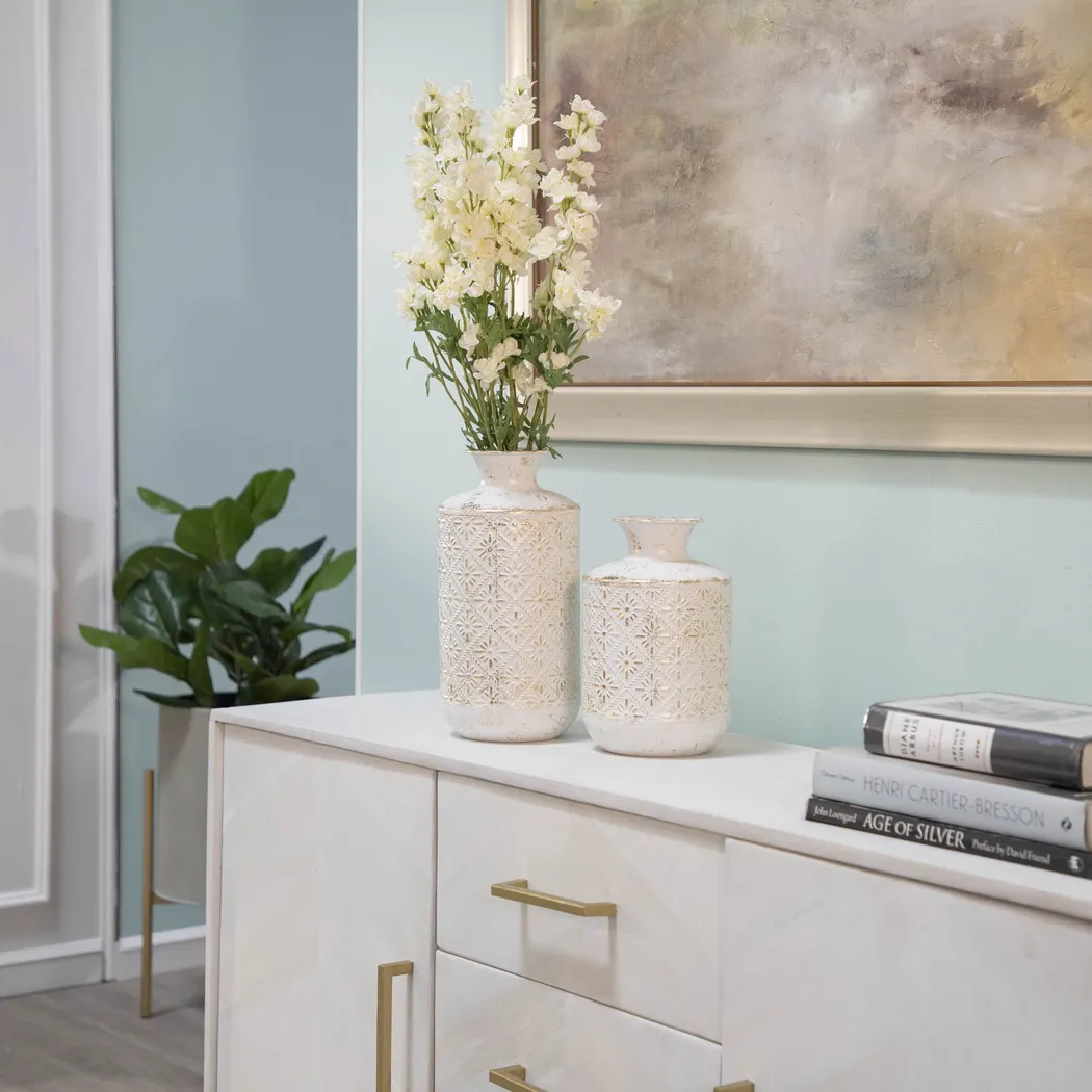 Redman White Vase - Thumbnail - Image 2