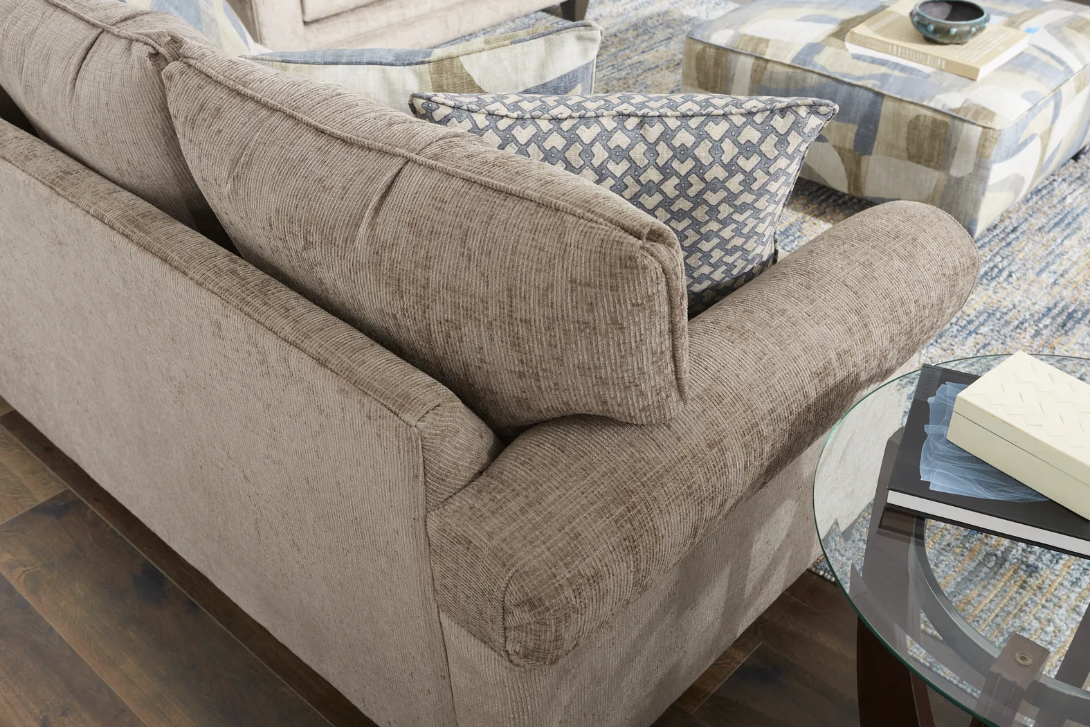 Remington Heights Cocoa Sofa - Thumbnail - Image 4