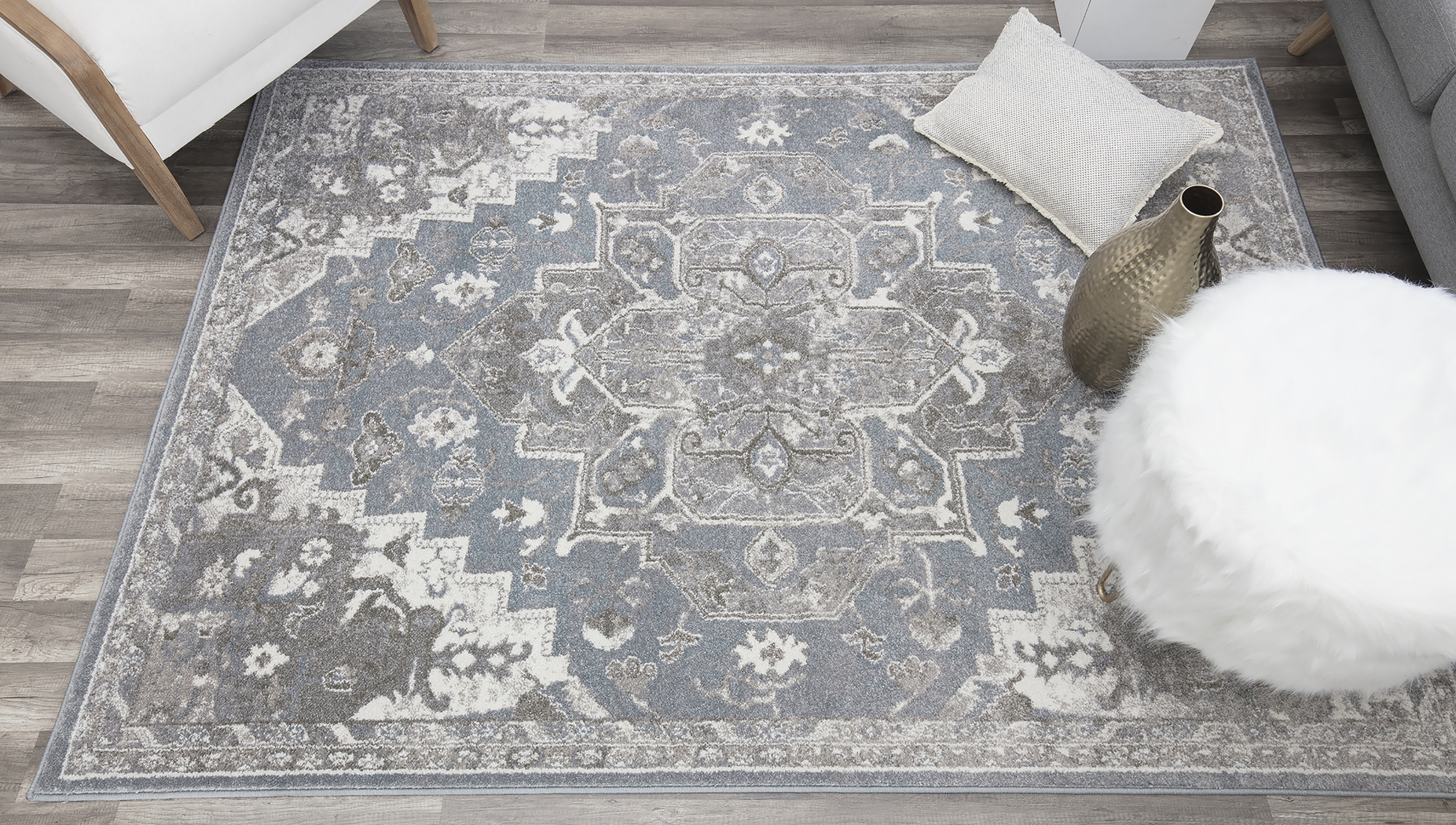 Reynart Blue 5' x 7' Rug - Thumbnail - Image 3