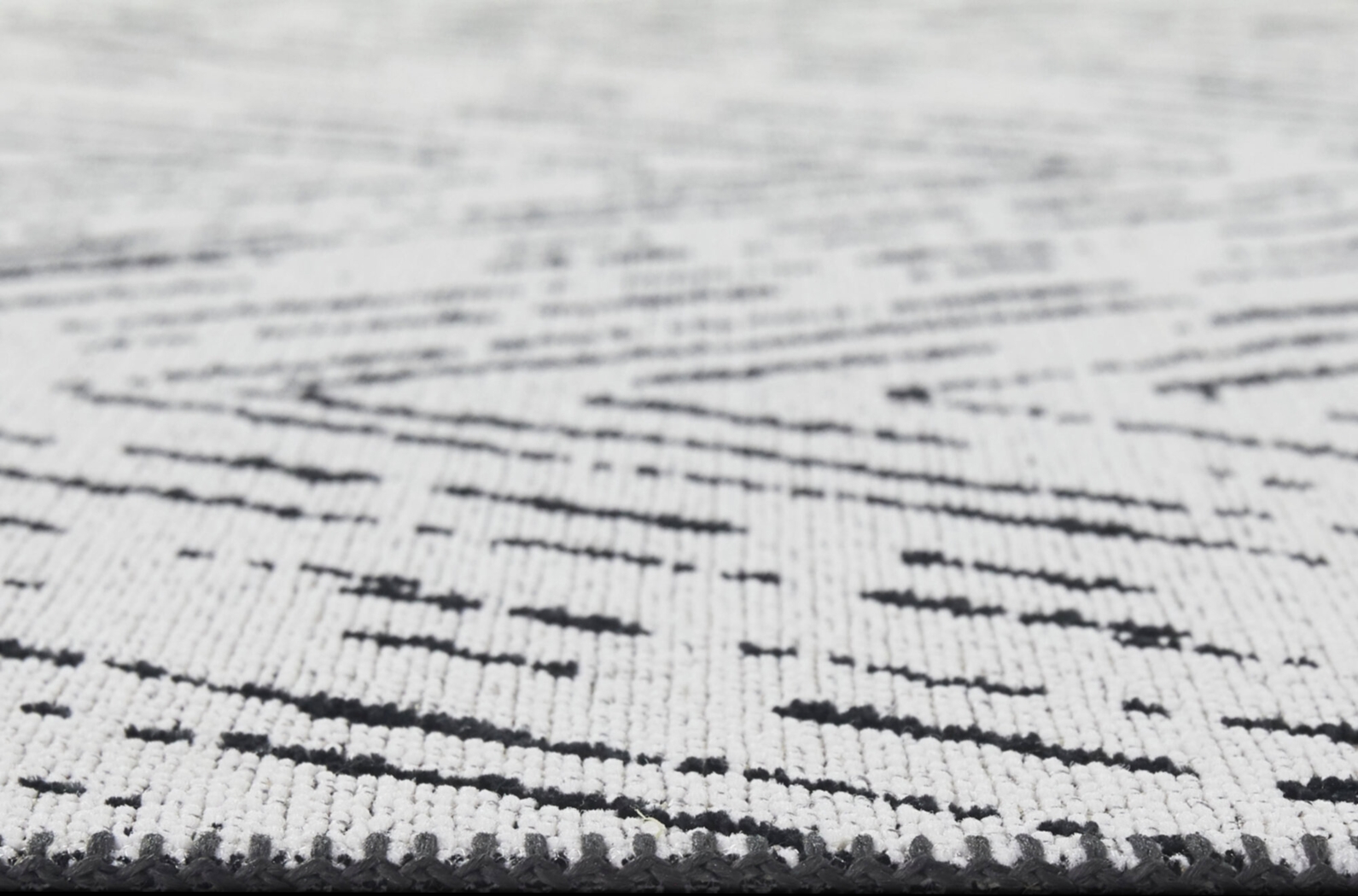 Rhis White 7'10 x 10' Rug - Thumbnail - Image 5