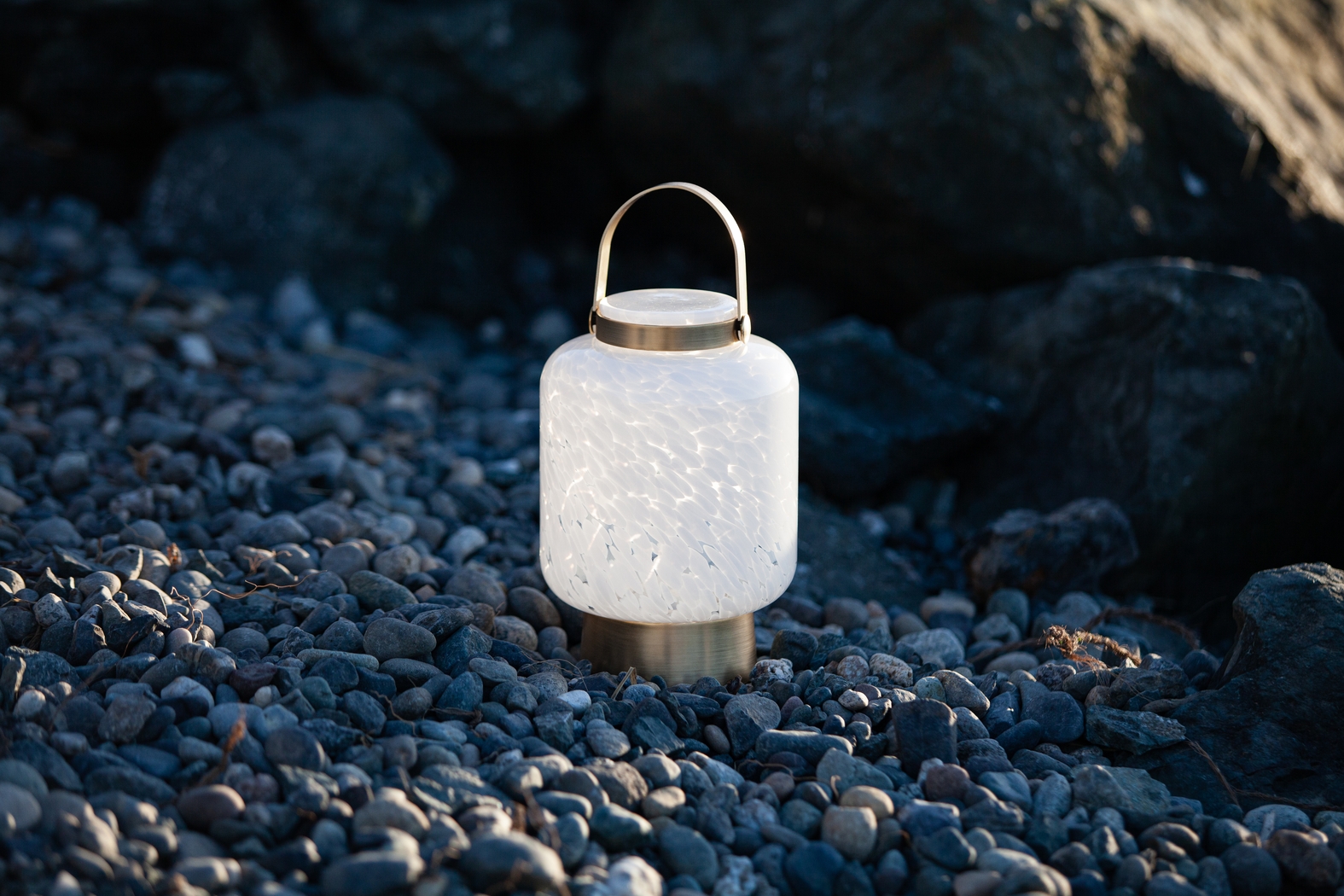 Ricon Isle Indoor/Outdoor White Rechargeable Lantern - Thumbnail - Image 2