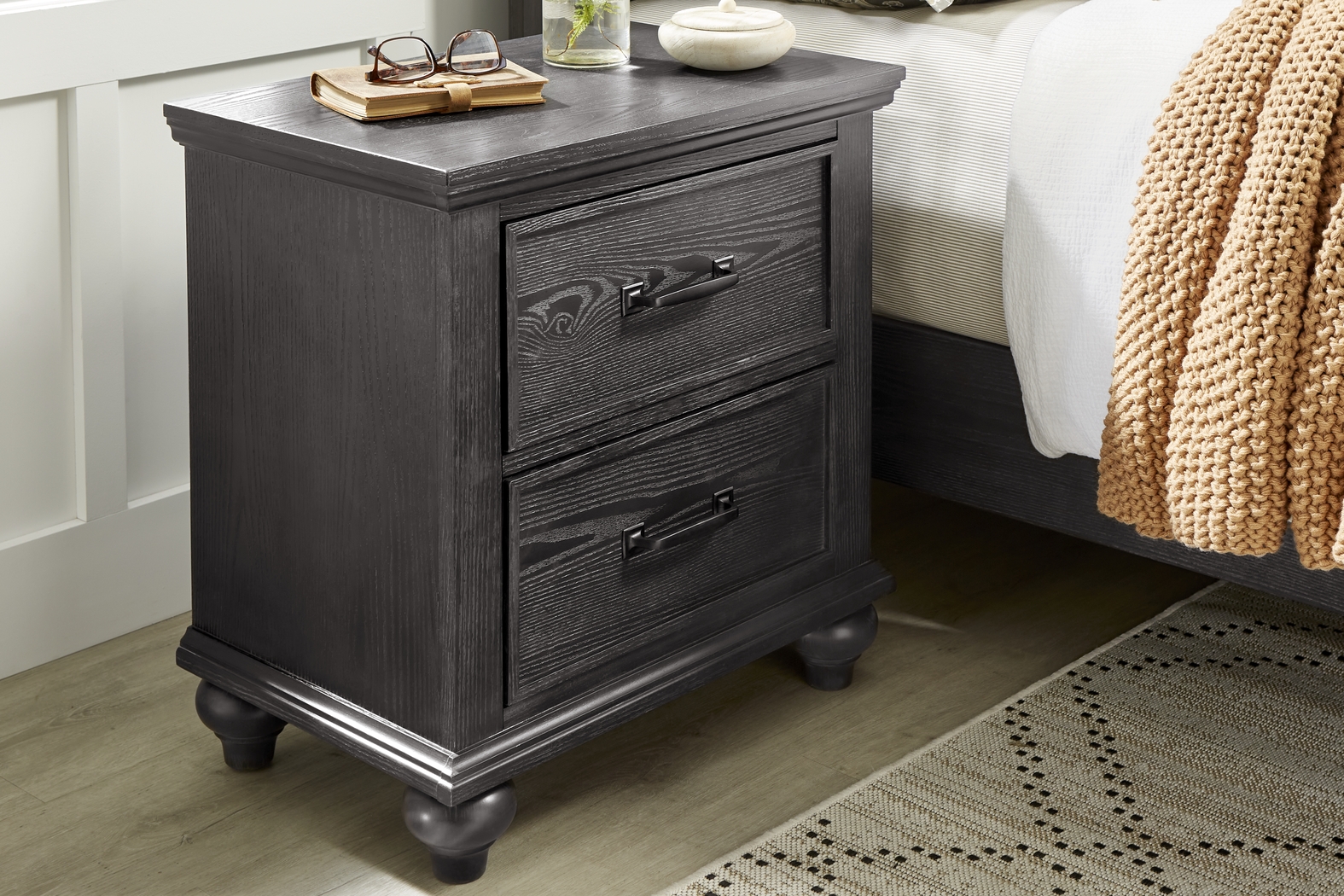 Ridgefield Ebony 5 Pc Queen Panel Bedroom - Thumbnail - Image 7