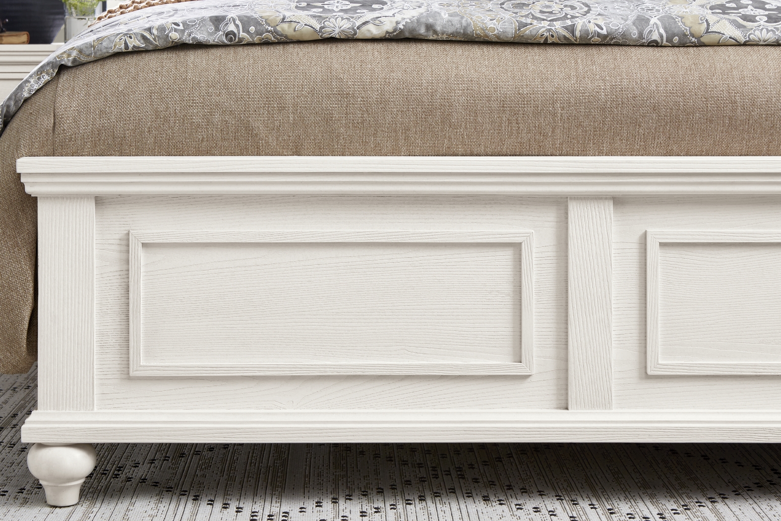 Ridgefield White 7 Pc King Panel Bedroom - Thumbnail - Image 3