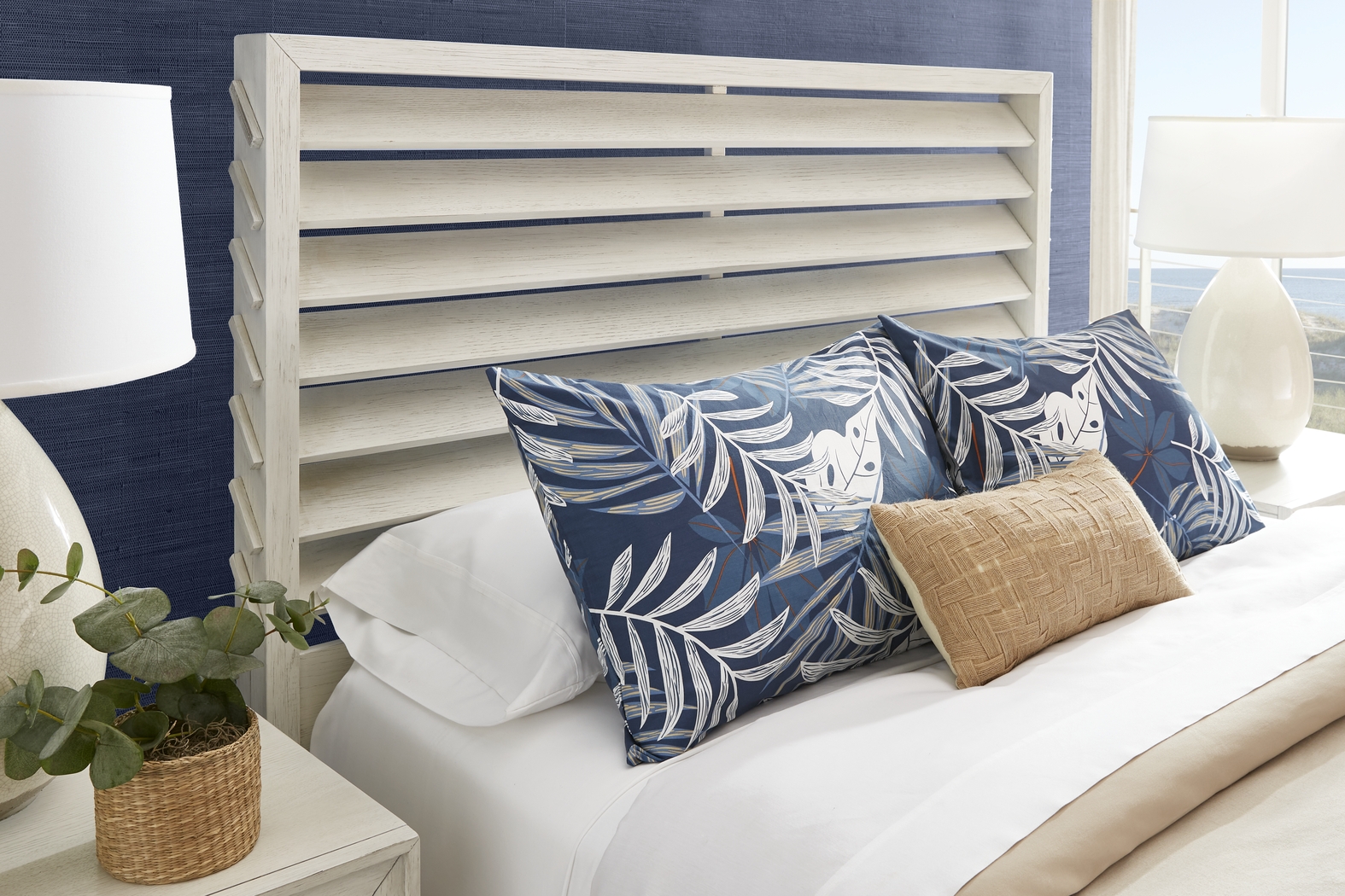 River Falls White 7 Pc King Slat Bedroom - Thumbnail - Image 3
