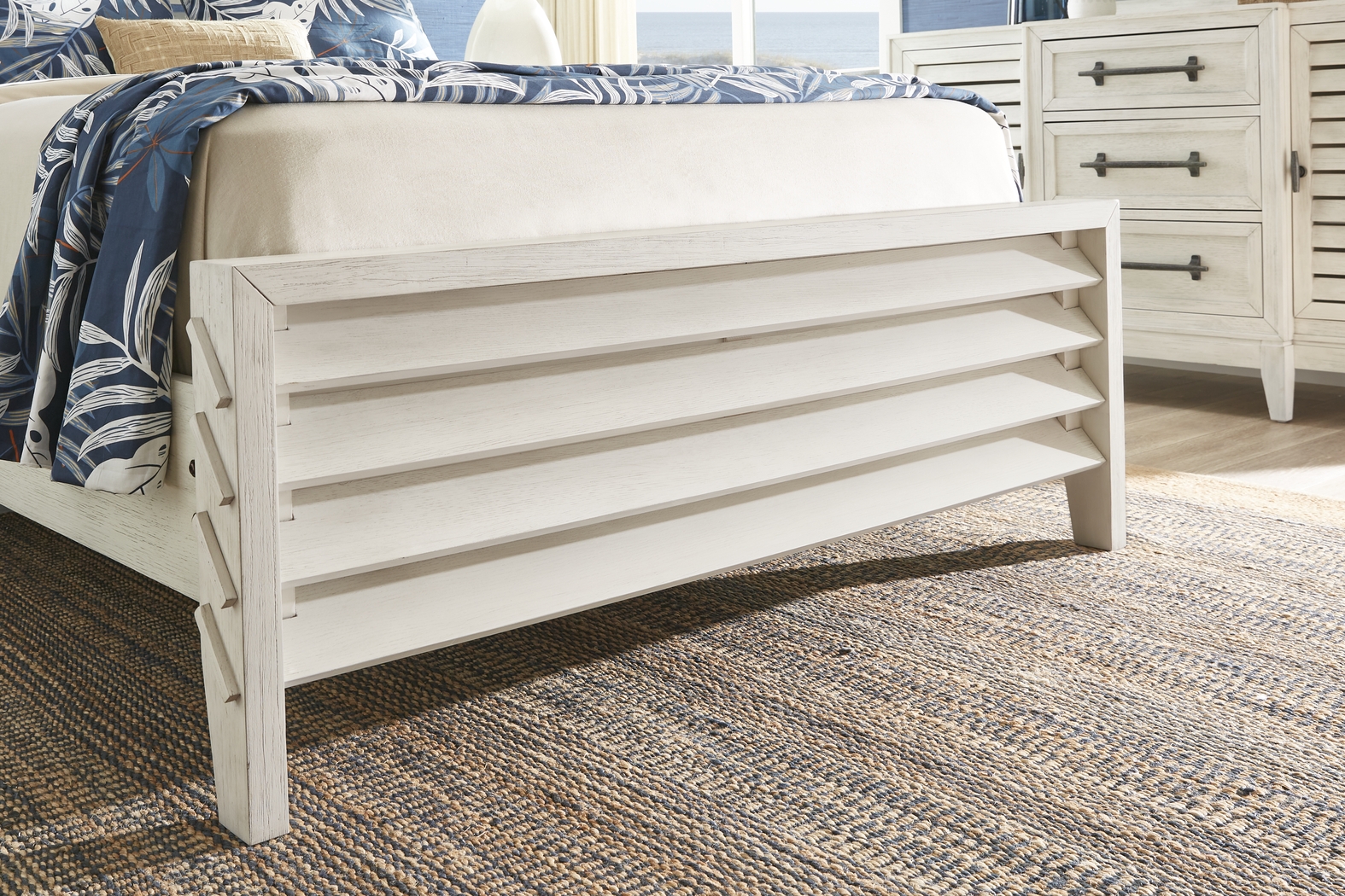 River Falls White 7 Pc King Slat Bedroom - Thumbnail - Image 4
