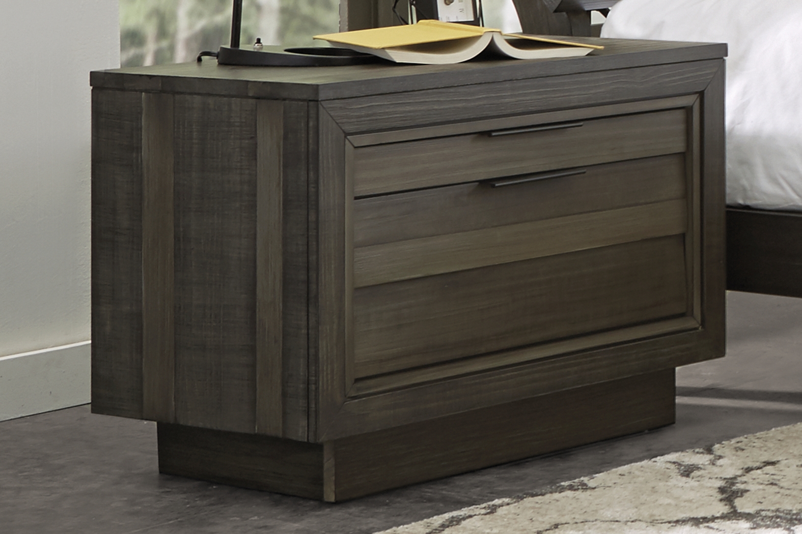 River Street Graphite 5 Pc Queen Panel Bedroom - Thumbnail - Image 7