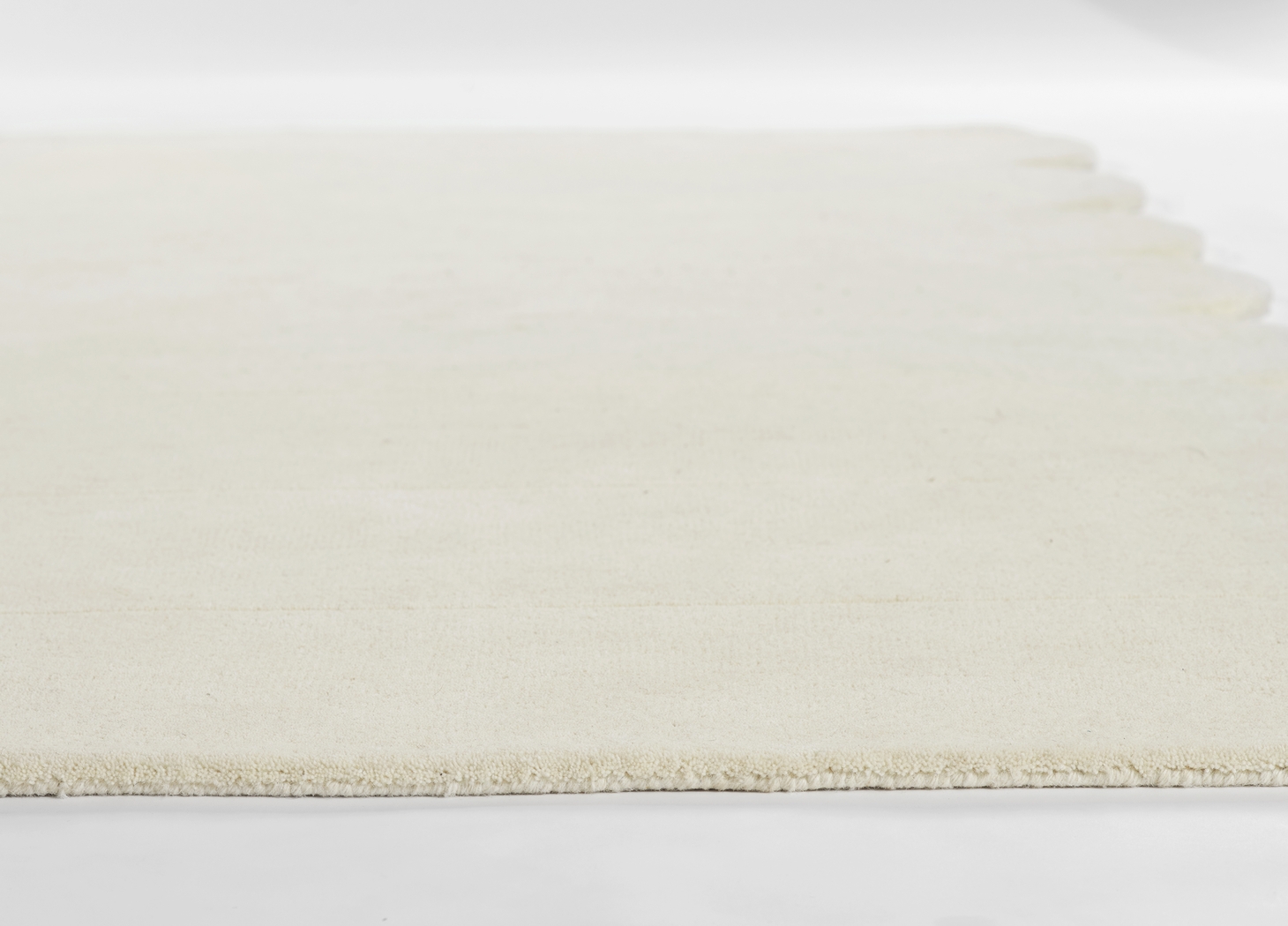 Roffinne Ivory 5' x 8' Rug - Thumbnail - Image 4