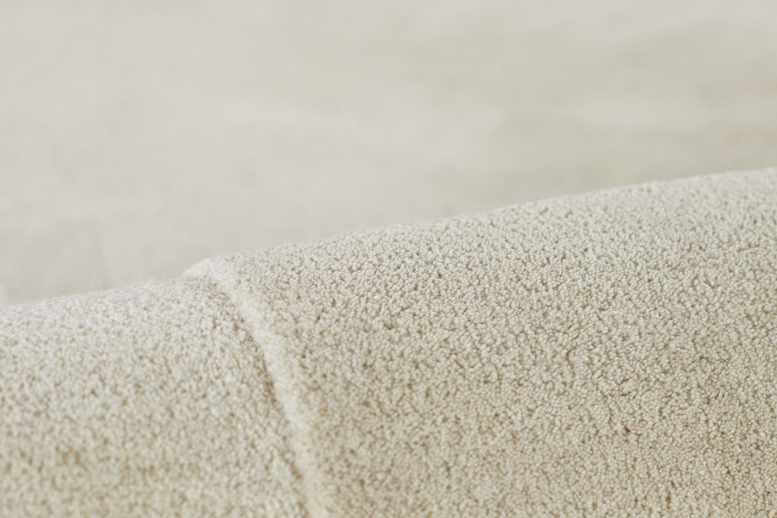 Roffinne Ivory 7'3 x 11' Oval Rug - Thumbnail - Image 6