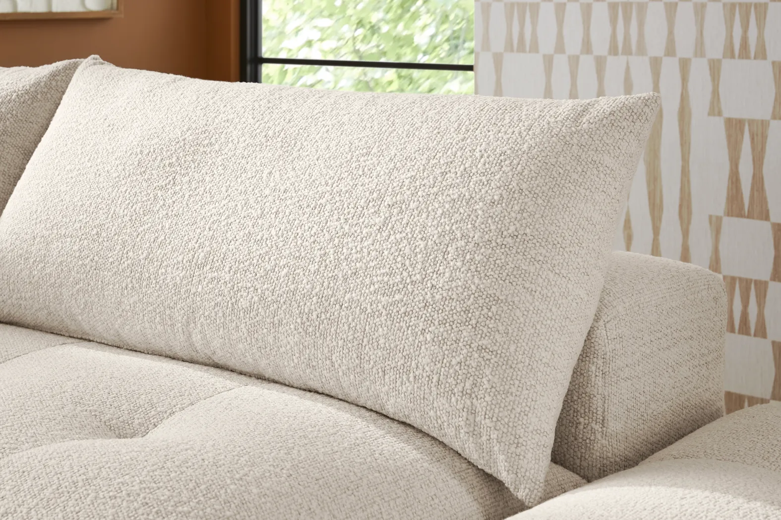 Rogan Place Off-White 6 Pc Sectional - Image 7