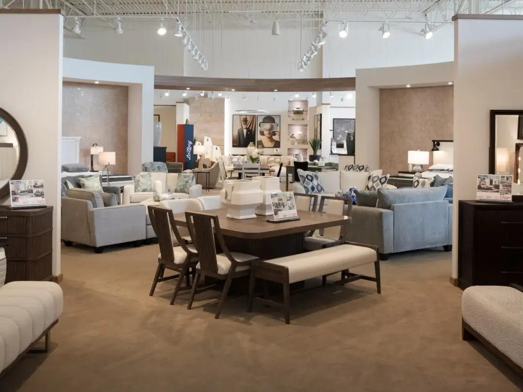 rooms-to-go-conroe-tx-bedroom-and-dining-room-display-wide.jpg