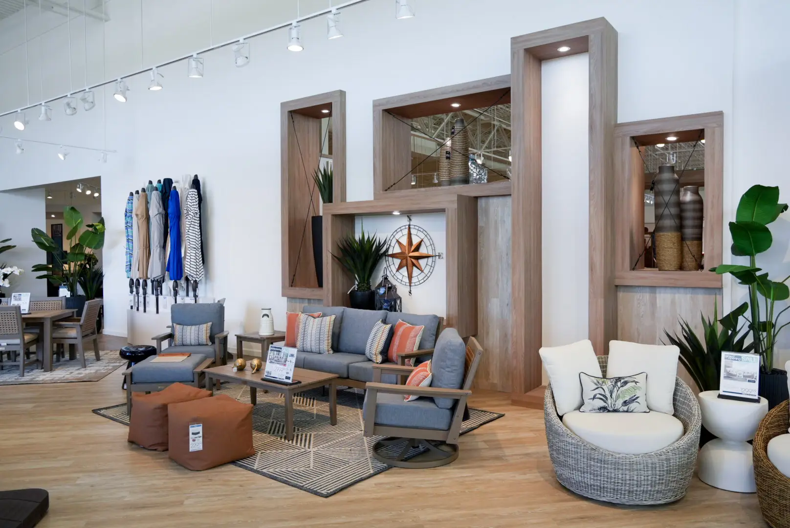 rooms-to-go-conroe-tx-grey-lounge-set-display-wide.jpg