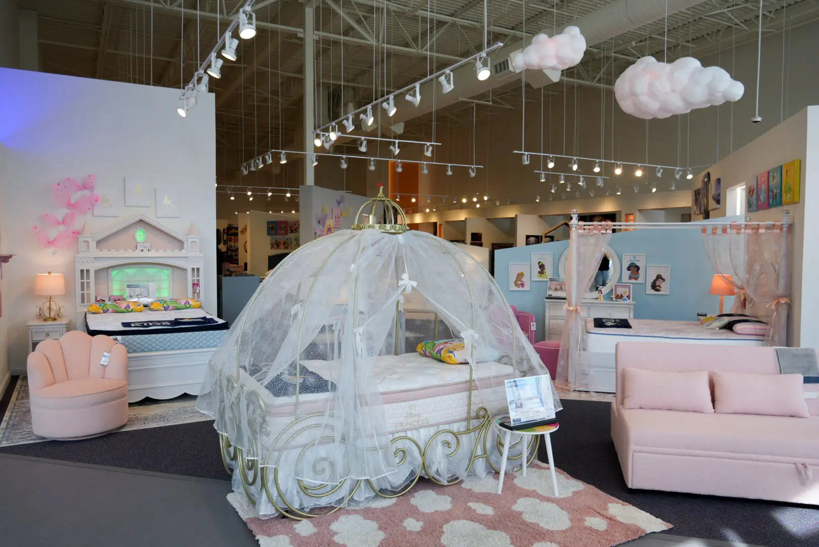 rooms-to-go-conroe-tx-princess-carriage-bed-display-wide.jpg