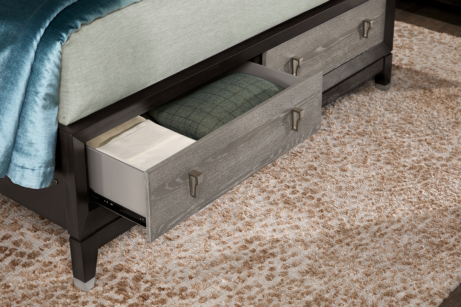 Rosalie Gray and Black 7 Pc Queen Storage Bedroom - Thumbnail - Image 7