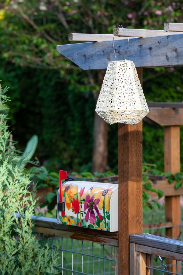 Rose Lace Pearl Outdoor Solar Lantern - Thumbnail - Image 2