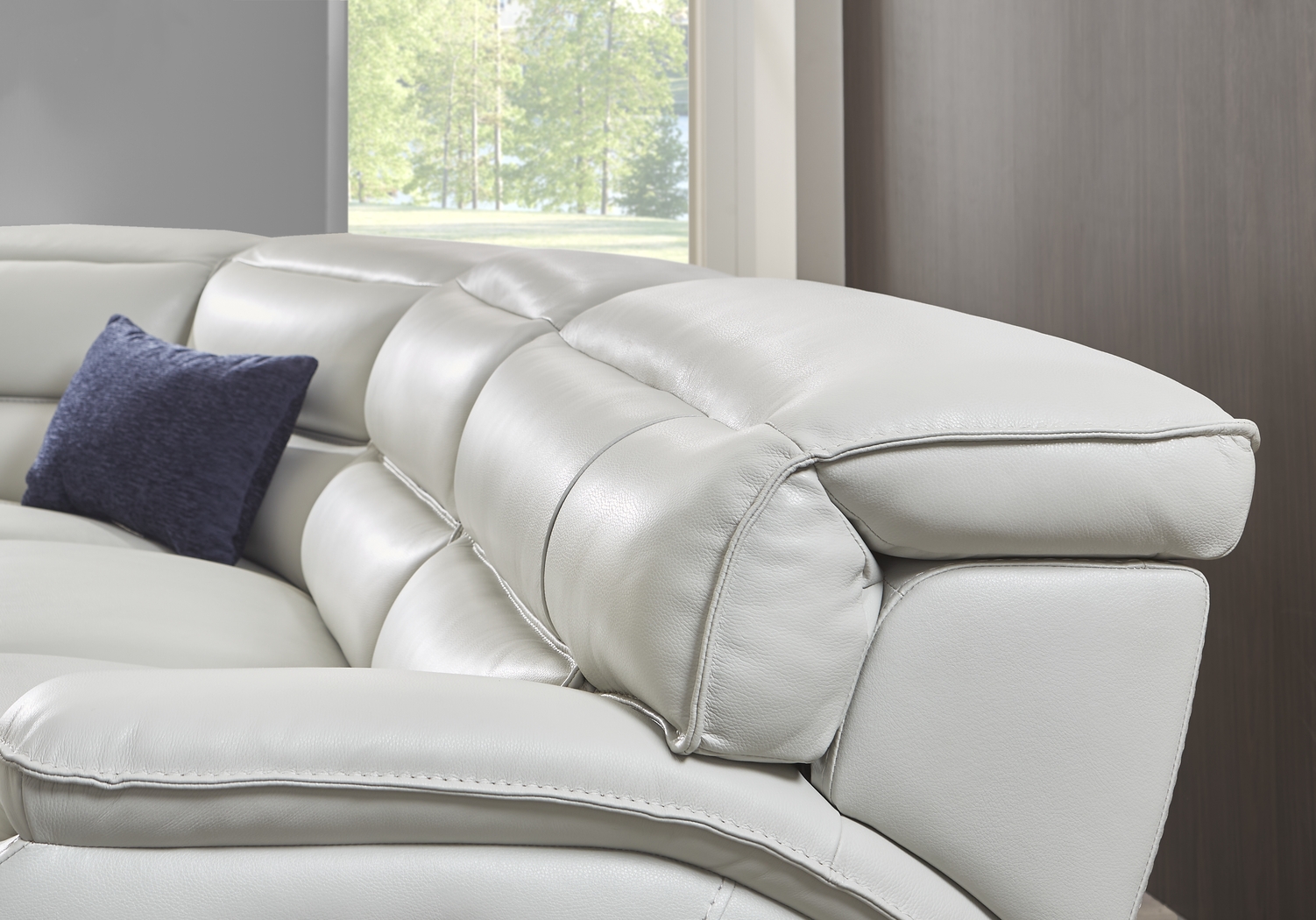 Rossini Light Gray Leather 5 Pc Dual Power Reclining Sectional - Thumbnail - Image 4