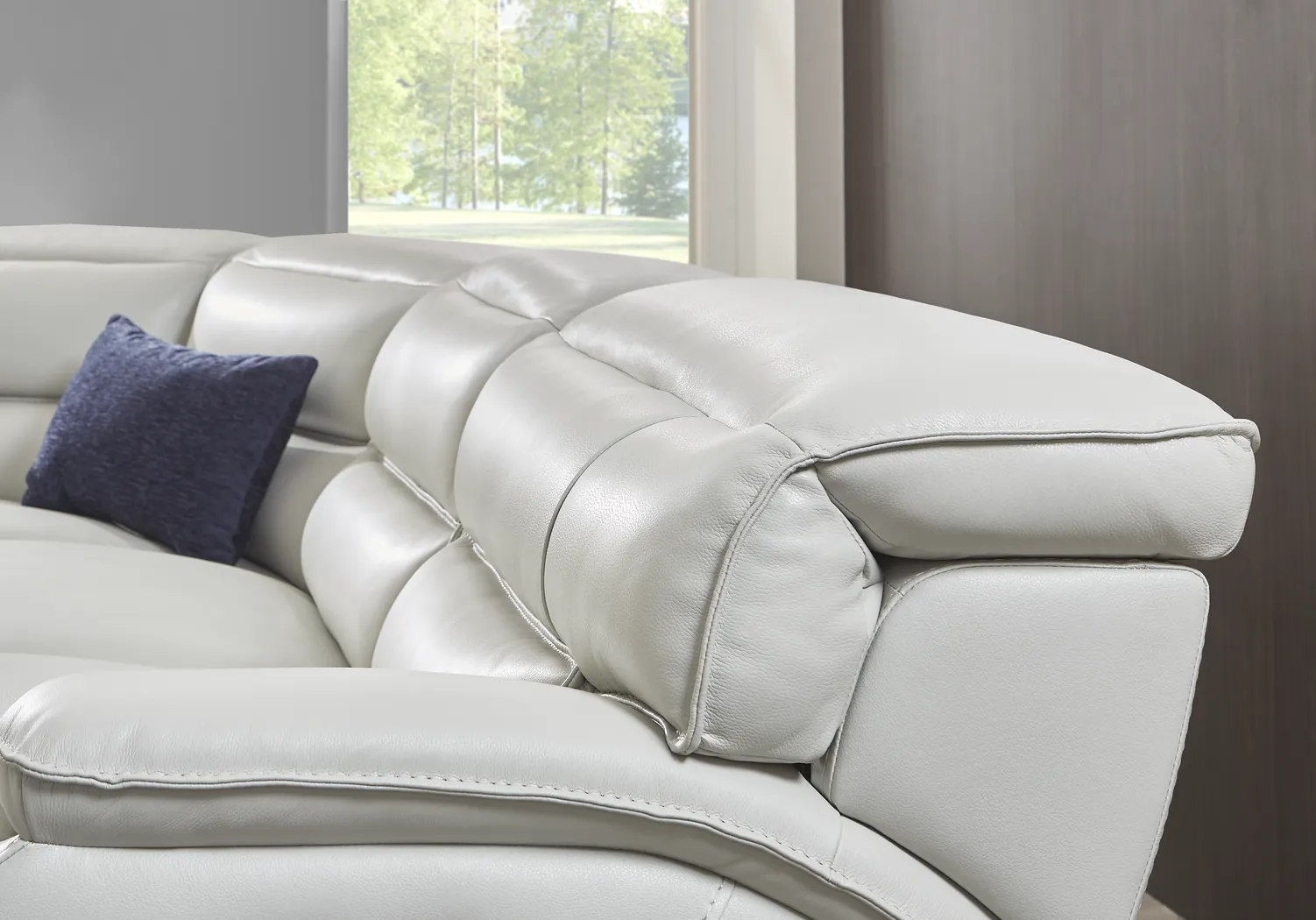 Rossini Light Gray Leather 7 Pc Dual Power Reclining Sectional - Thumbnail - Image 4