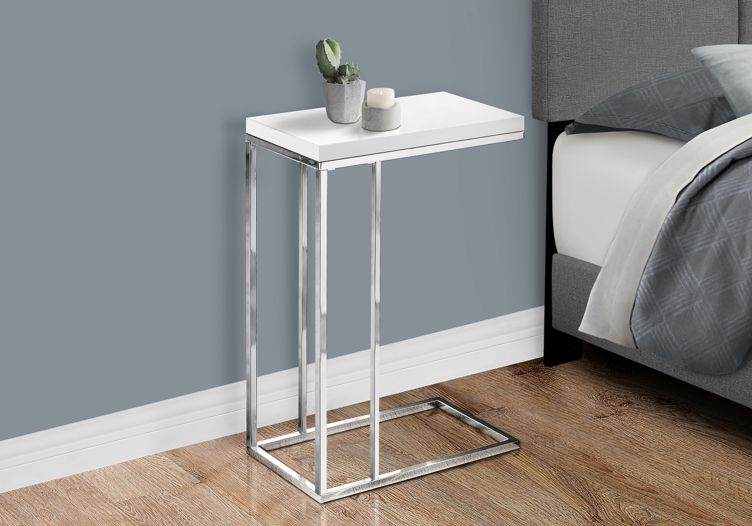 Russleo White Accent Table - Thumbnail - Image 3