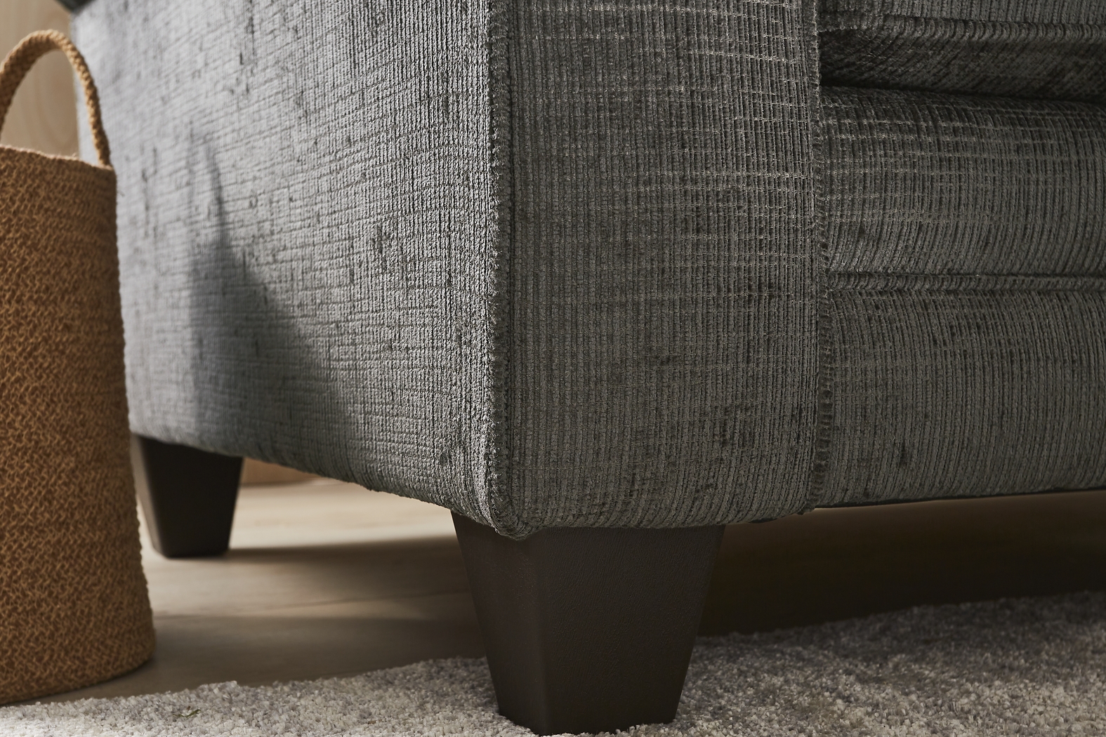 Salgado Charcoal Loveseat - Thumbnail - Image 3