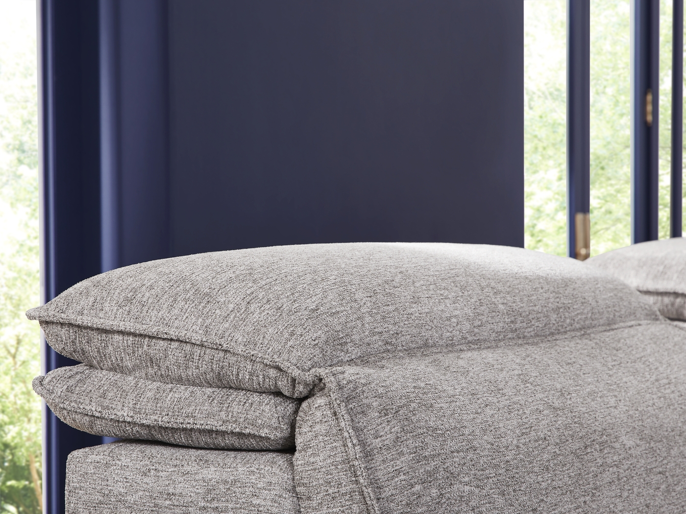 Salvator Street Gray 7 Pc Dual Power Reclining Sectional Living Room - Thumbnail - Image 10