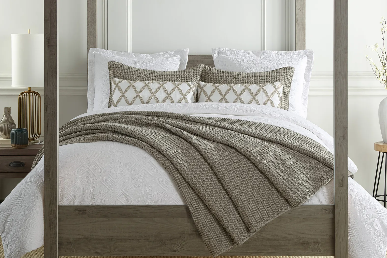 Samiva White Lumbar Pillow - Thumbnail - Image 2