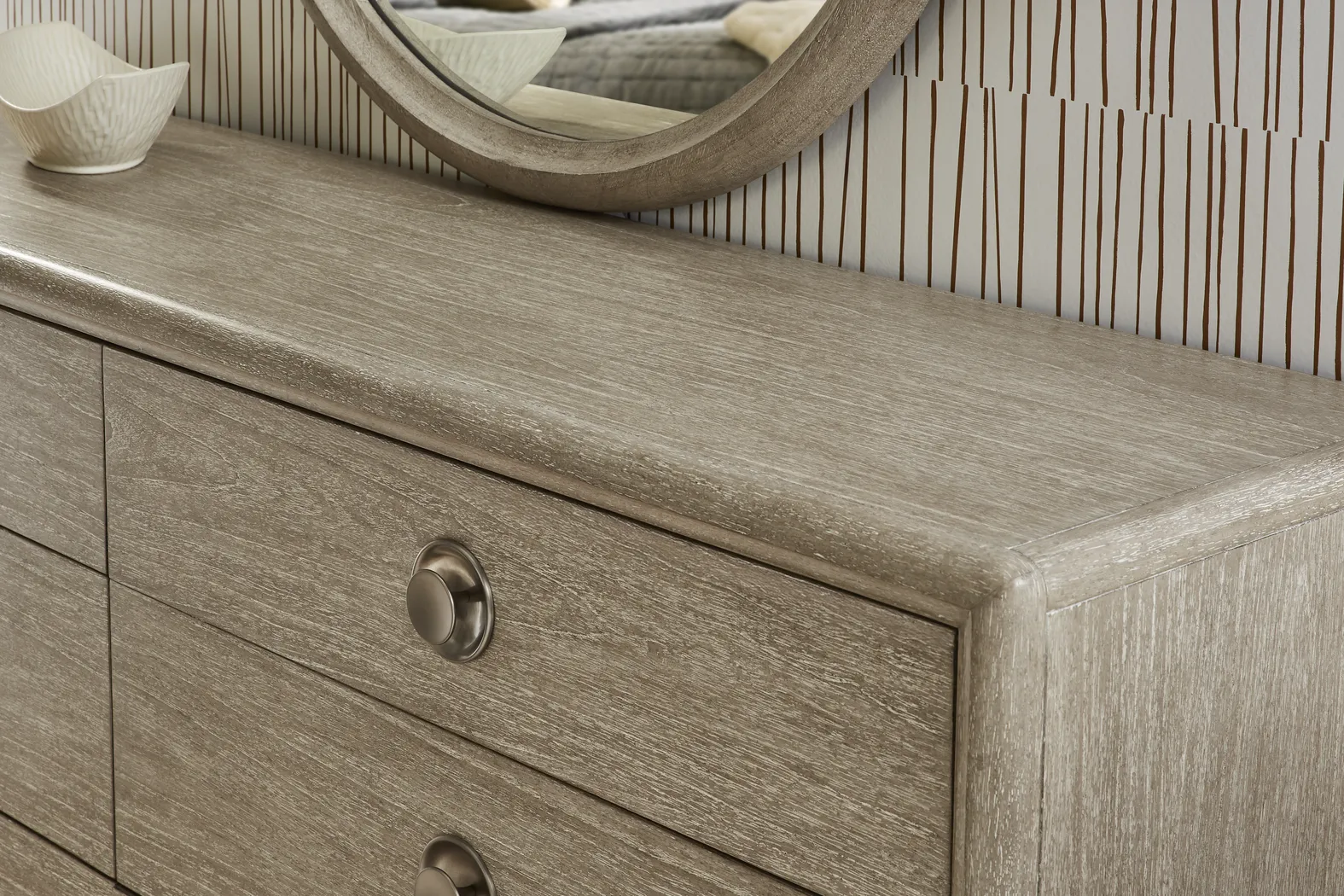 Santa Clarita Light Gray 7 Pc Queen Panel Bedroom - Thumbnail - Image 5