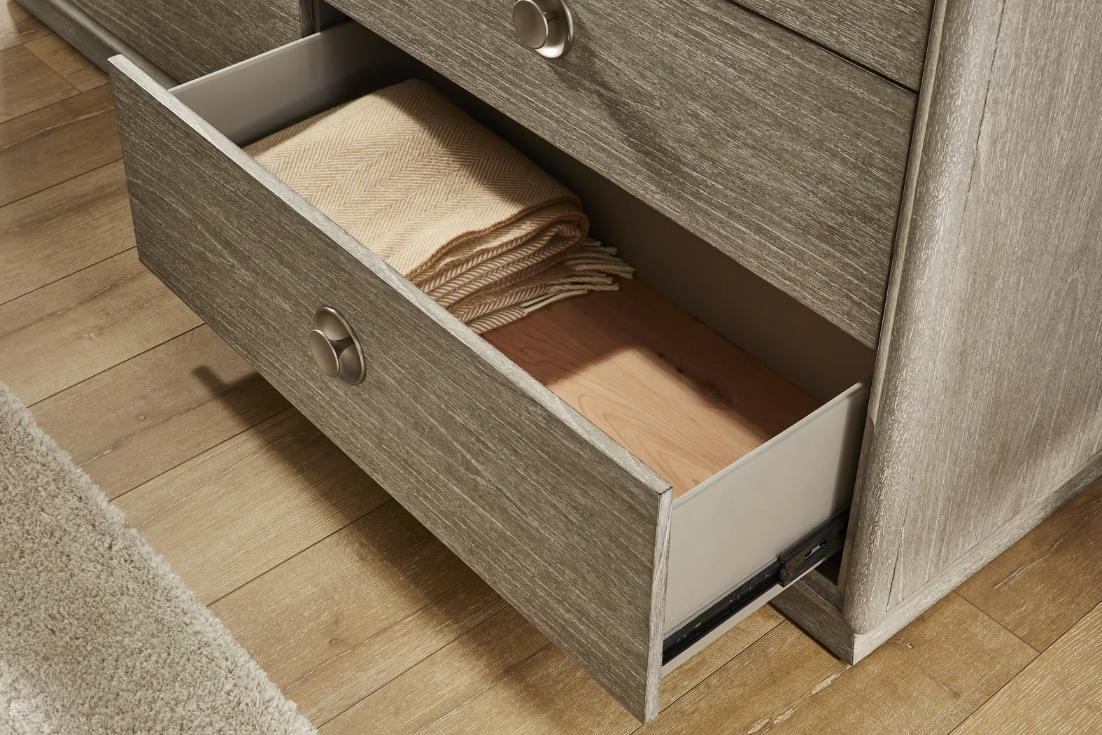 Santa Clarita Light Gray 7 Pc Queen Panel Bedroom - Thumbnail - Image 7