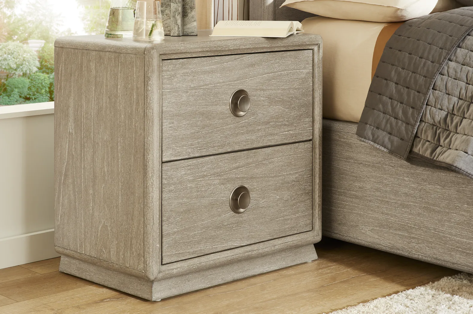 Santa Clarita Light Gray 7 Pc Queen Upholstered Bedroom - Thumbnail - Image 11