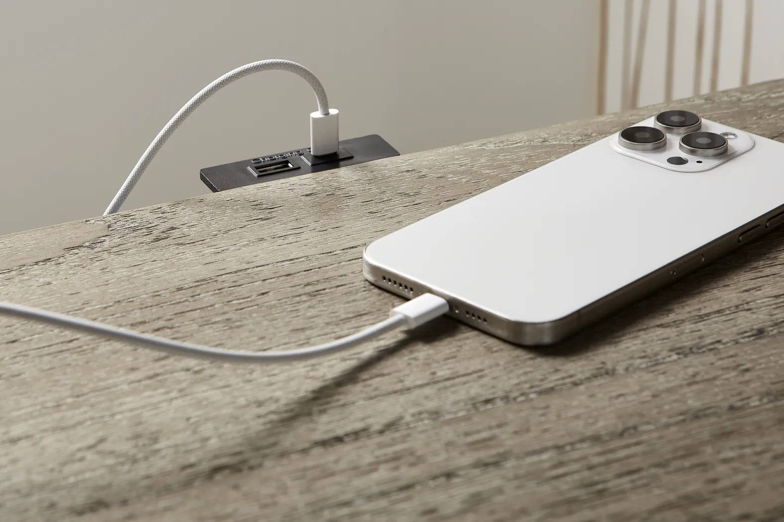 Santa Clarita Light Gray 5 Pc King Panel Bedroom - Thumbnail - Image 7