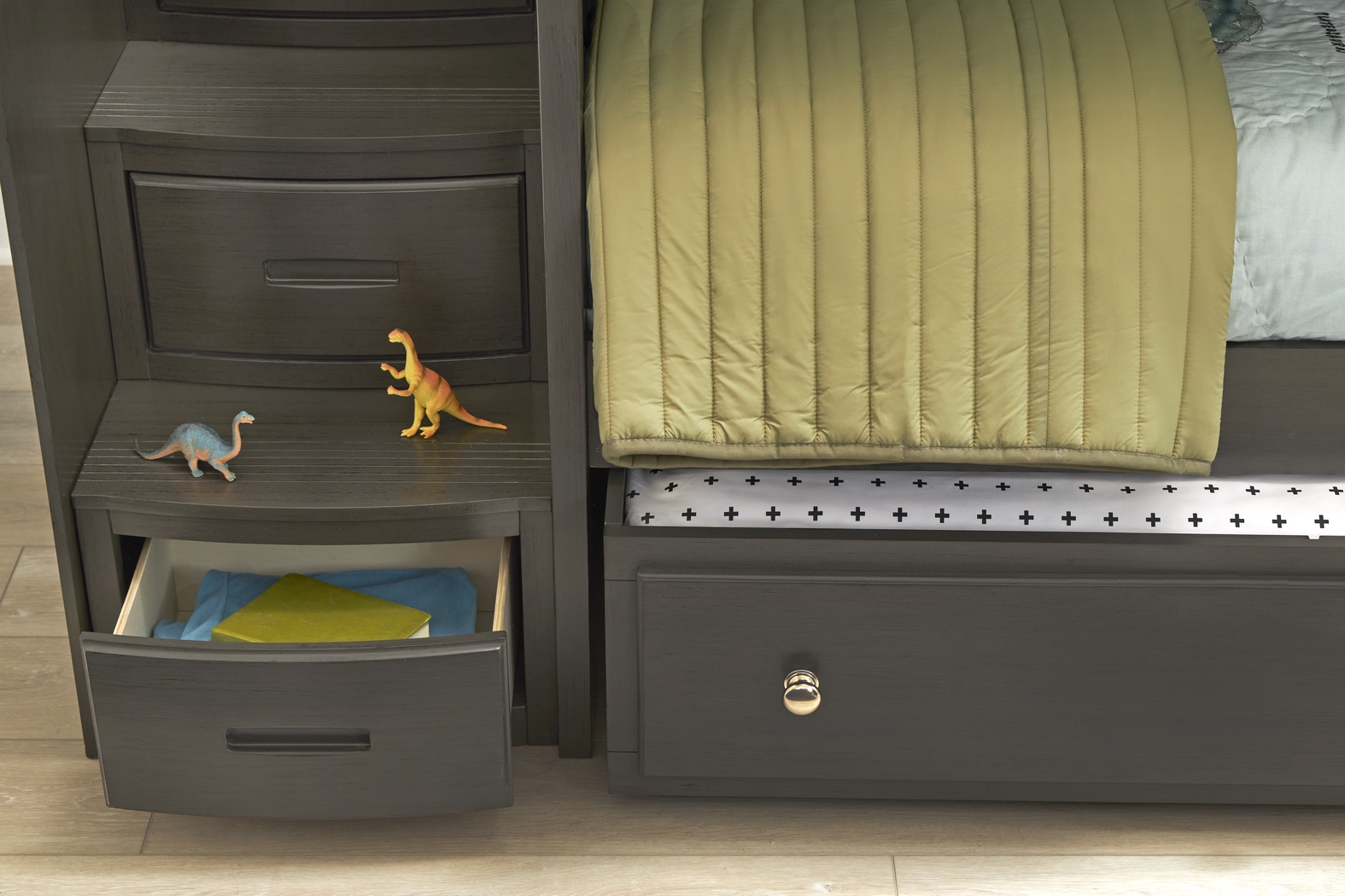 Kids Santa Cruz Gray Twin/Twin Step Bunk Bed - Thumbnail - Image 3