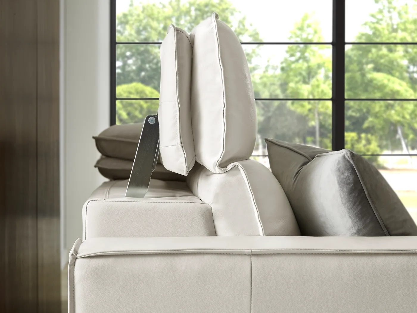 Santorini White Leather 9 Pc Dual Power Reclining Sectional Living Room - Thumbnail - Image 6