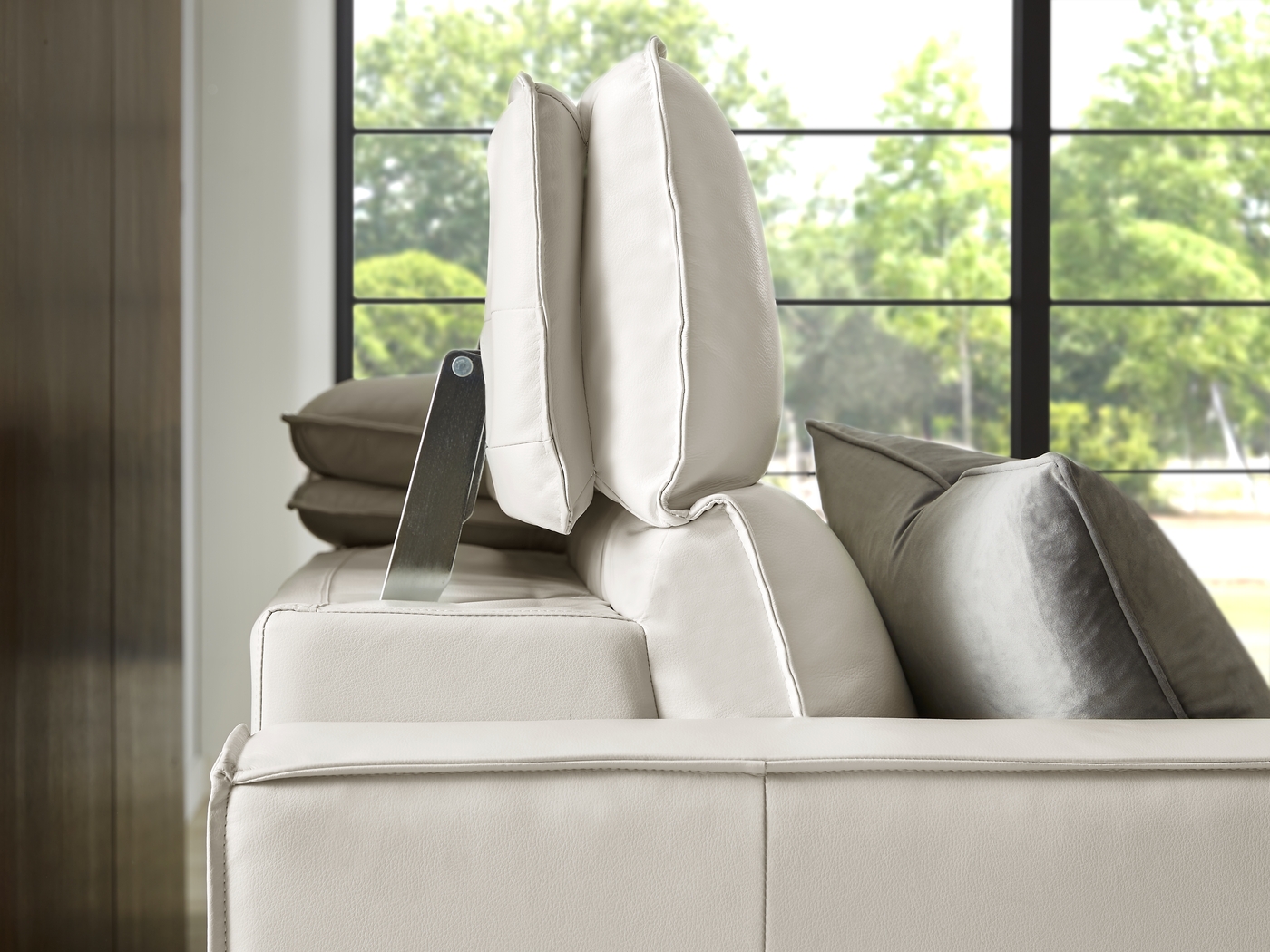 Santorini White Leather 9 Pc Dual Power Reclining Sectional Living Room - Thumbnail - Image 6