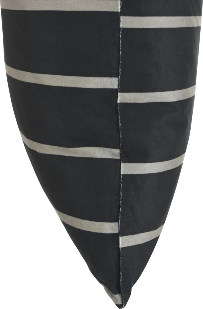 Sauveil Black Accent Pillow - Thumbnail - Image 6