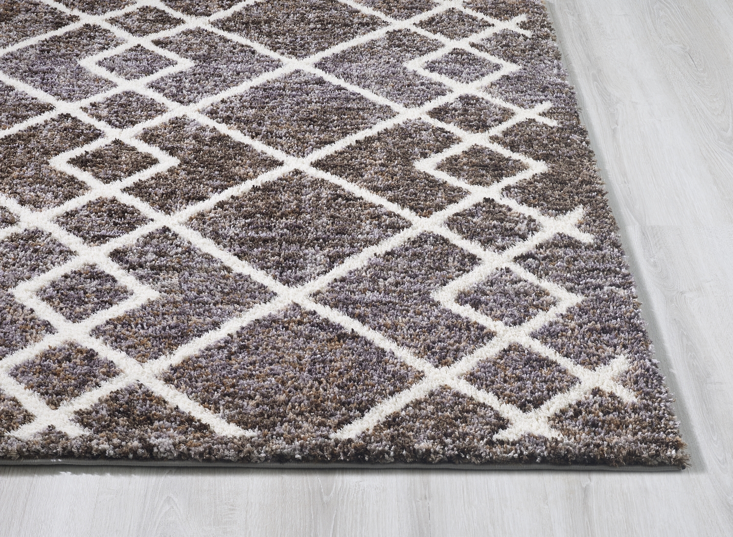 Savalow Brown 5'3 x 7'7 Rug - Thumbnail - Image 3