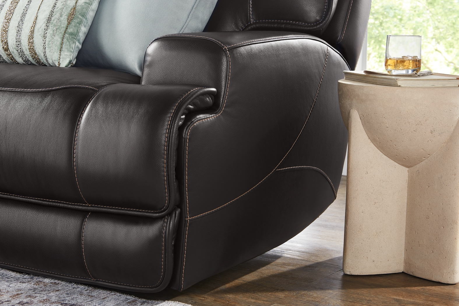 Scarborough Black Leather 5 Pc Dual Power Reclining Living Room - Thumbnail - Image 11