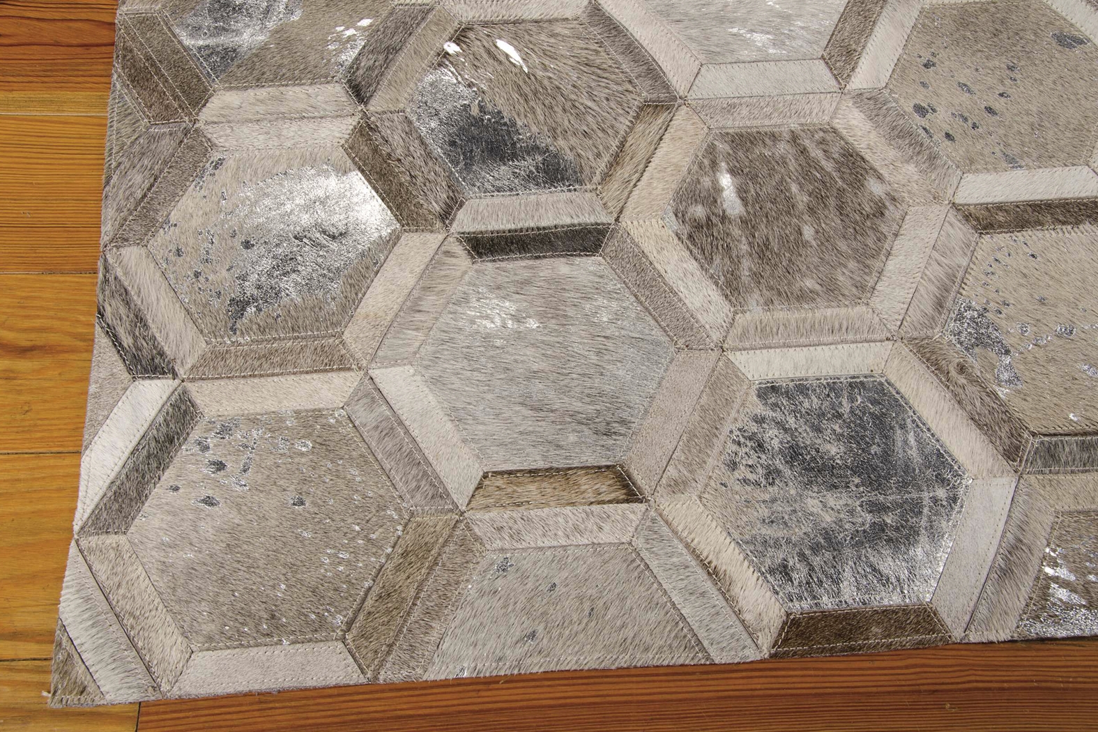 Schimmer Silver 5'3 x 7'5 Rug - Thumbnail - Image 4